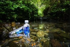 十八洞山(shān)泉定制(zhì)水(shuǐ) 企業(yè)的(de)“形象代言人(rén)”